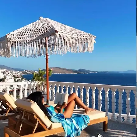 Monte Cristo - Rooftop Pool Hotel 4*