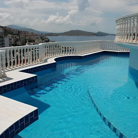 Hotel Monte Cristo - Rooftop Pool 4*