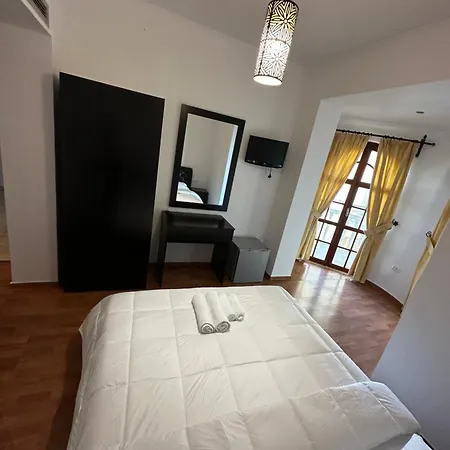 Monte Cristo - Rooftop Pool Hotel 4*
